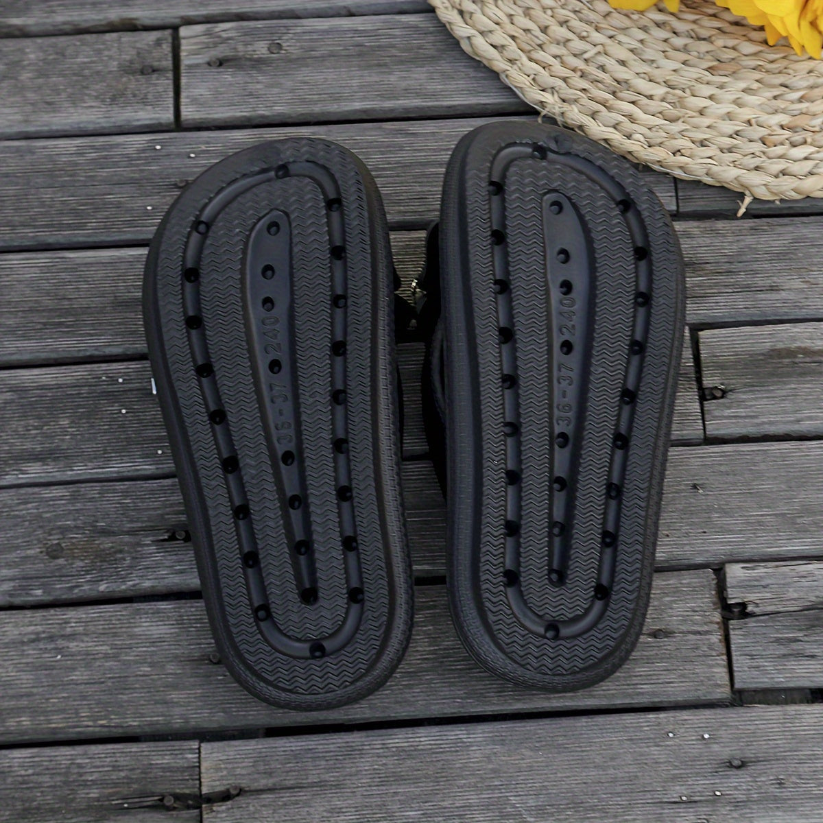 [Cute Bear Flip Flops] Soft Cloud Slides Women's Summer Casual Flip Flops | Cute Cartoon Bear Bow Design, Thick Sole Non-Slip, Large Size Ladies Shoes, Flat Heel EVA Material, Beach Vacation Slip-On Slippers, Dorm Home Daily Leisure